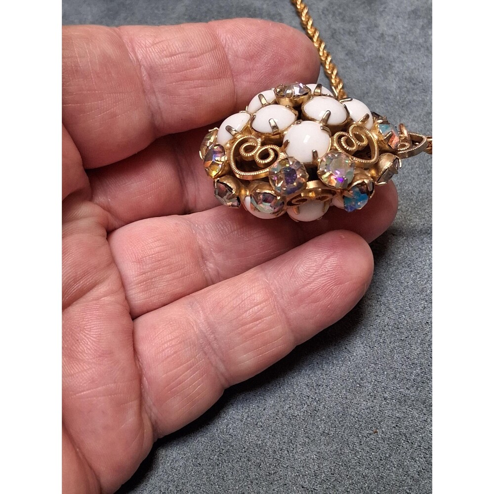Juliana D&E Milk Glass Filigree Necklace Vintage - Picture 6 of 8